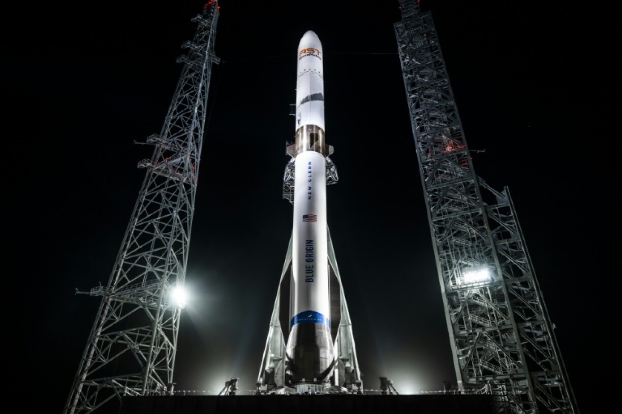 Blue Origin reușește prima lansare cu motor reutilizabil, amplificând competiția cu SpaceX