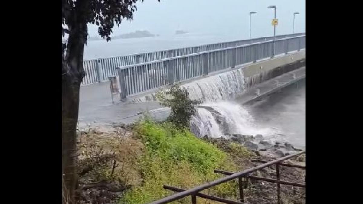 Ciclonul Barbara lovește România: Străzi inundate și cod roșu în mai multe județe