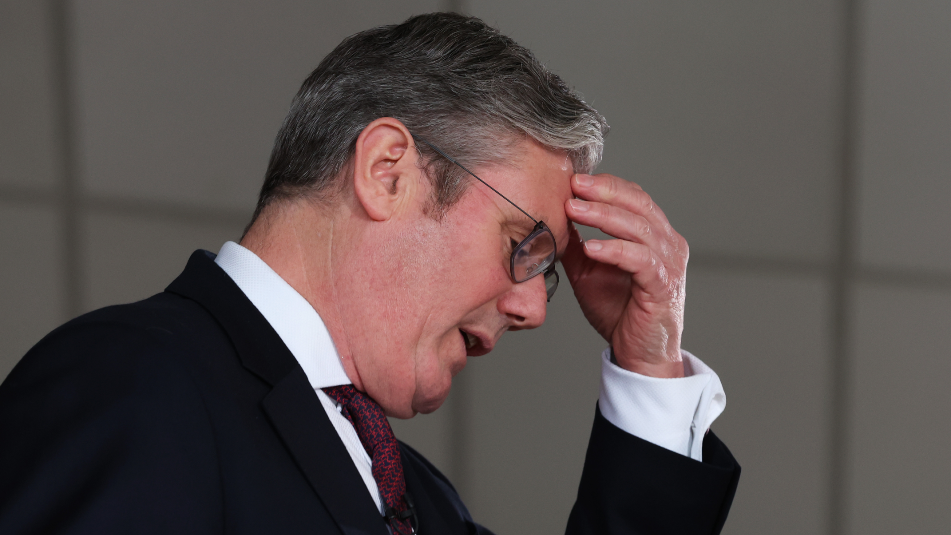 Criza Politică din Marea Britanie: Keir Starmer Sub Presiune după Demisii Multiple