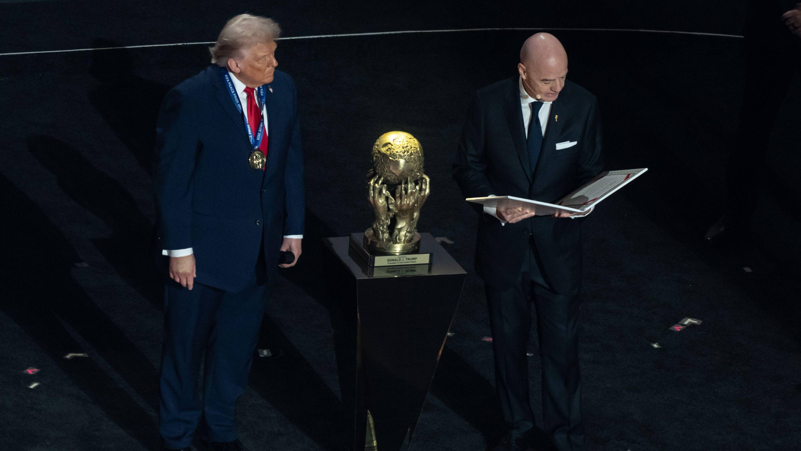 Infantino, acuzat de încălcarea eticii FIFA prin premiul pentru pace acordat lui Trump