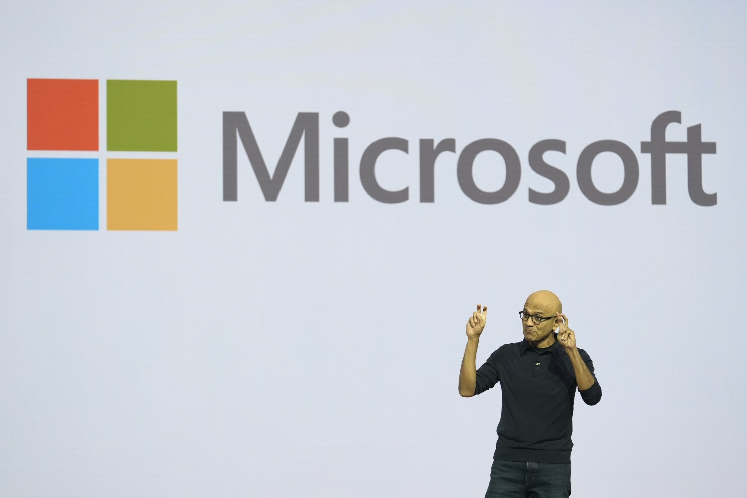 Microsoft intră în conflict cu autoritățile israeliene: interzice accesul unei unități militare la serviciile sale de cloud