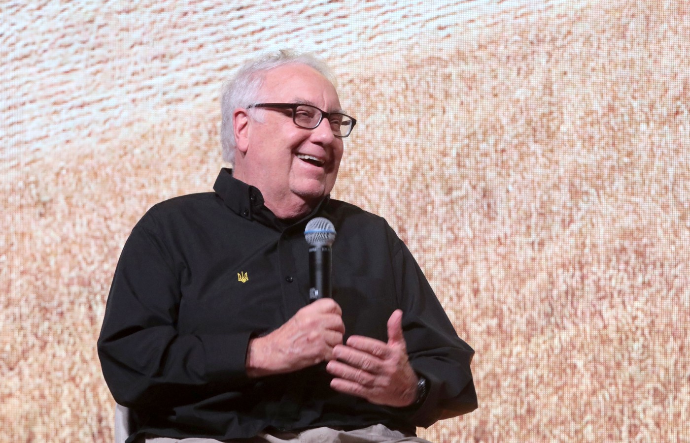 Miliardarul american Howard Buffett se alătură forțelor ucrainene și donează vehicule blindate