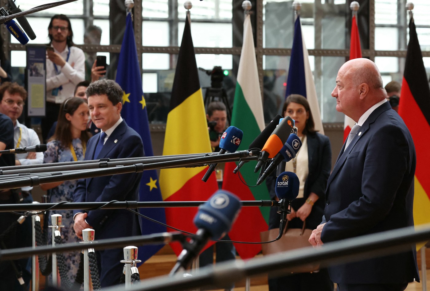 Nicușor Dan și Cancelarul Austriei Discută Soluții Comune la Crizele Globale