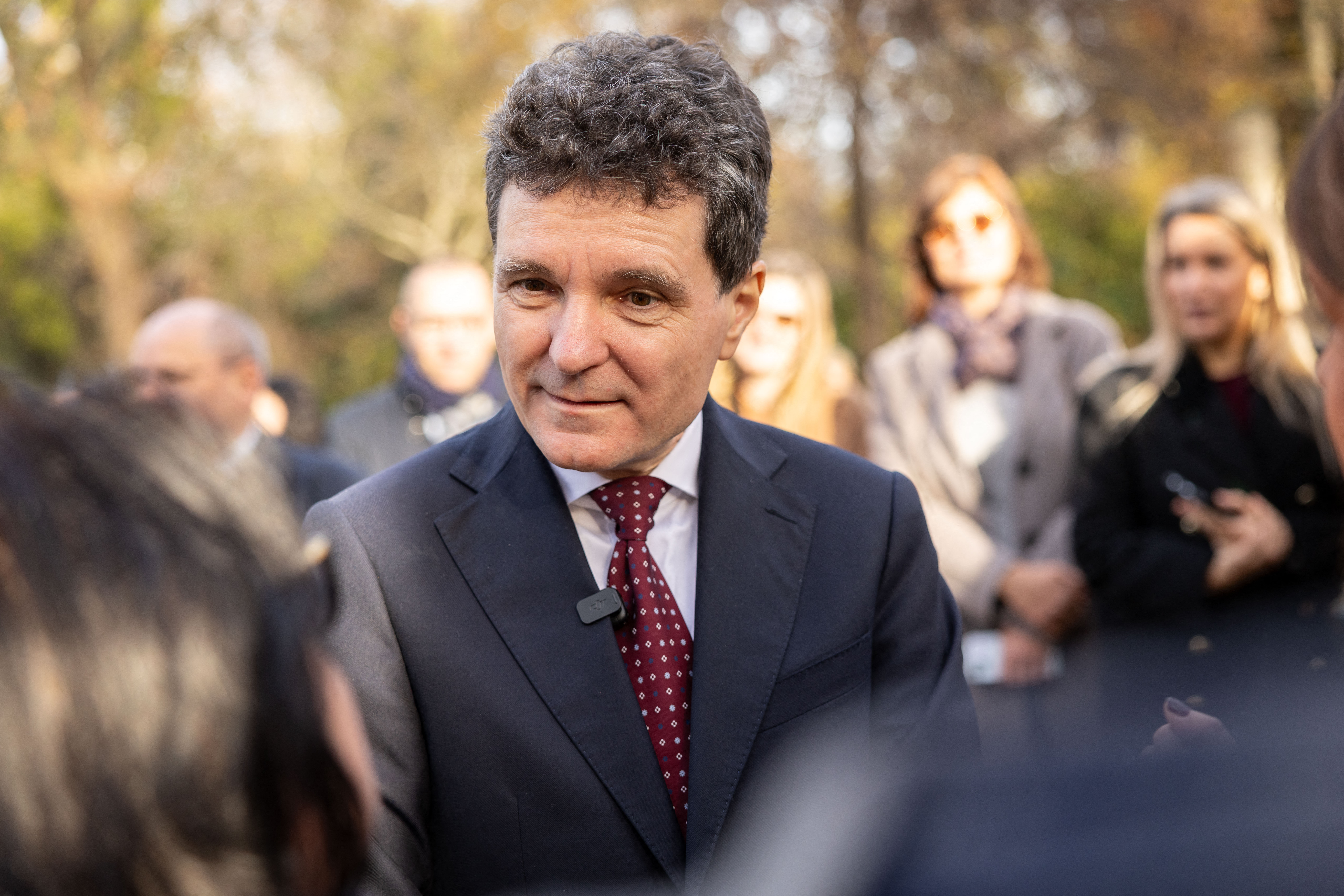 Nicușor Dan, asediat pe multiple fronturi: suspendarea, impozitul pe mașină și criza din justiție
