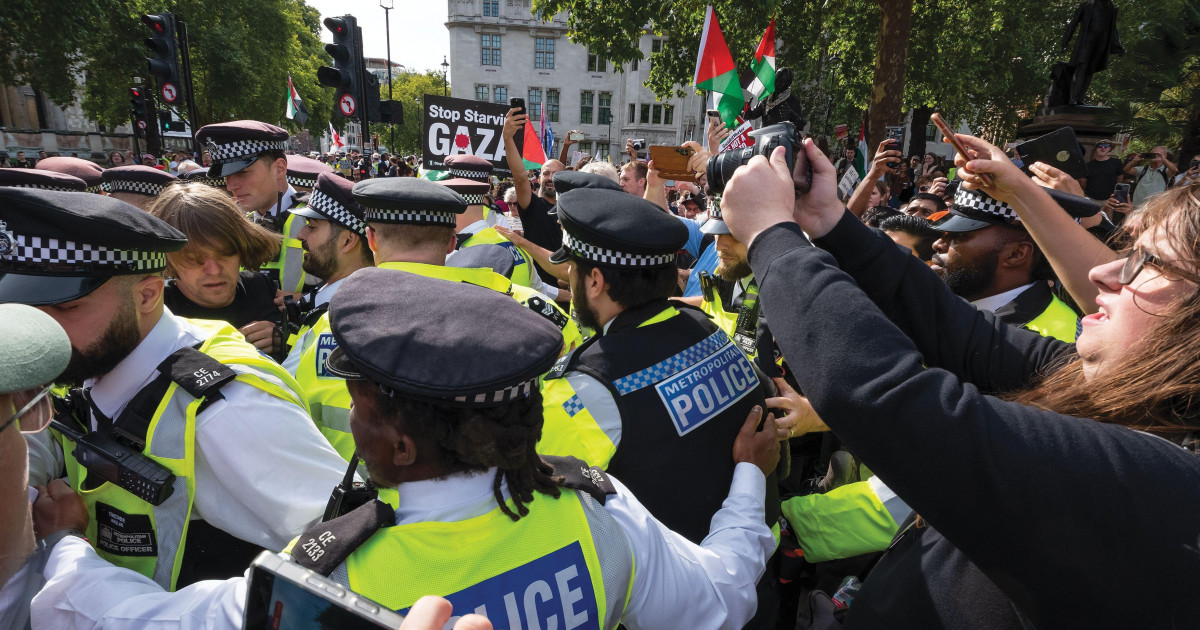 Proteste de amploare în Londra: peste 400 de persoane arestate în urma unui miting pro-Palestina