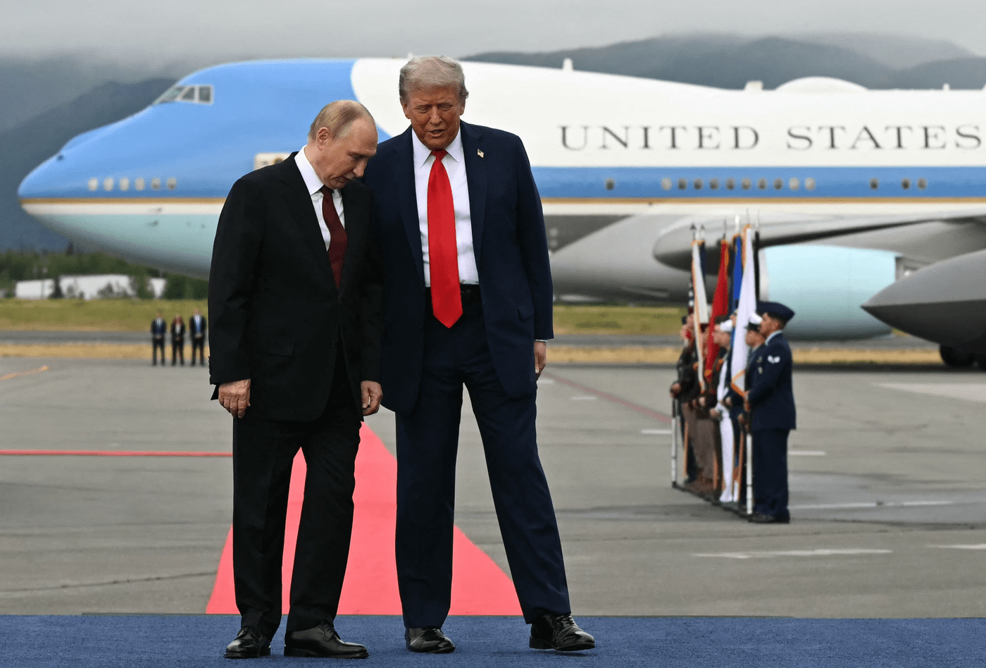 Turbulențe politice în Casa Albă: Trump acuzat de favorizism față de Rusia