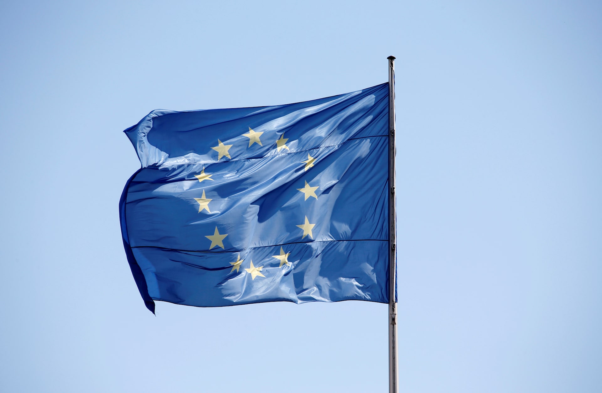 Uniunea Europeană îngheață fondurile pentru Serbia: Criză în sistemul judiciar