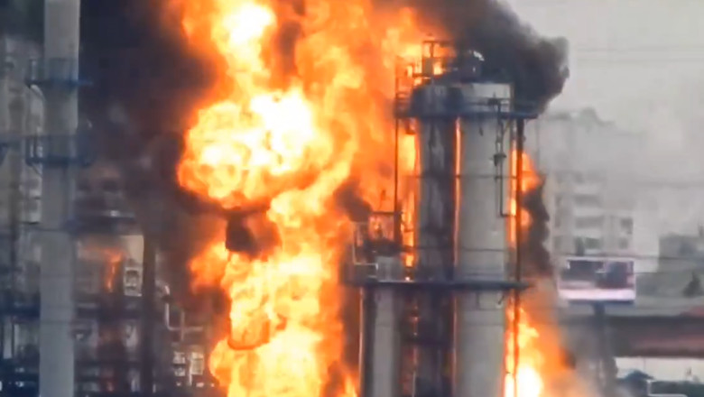 Atacurile Ucrainei Adâncesc Criza de Combustibil din Rusia: Rafinăria din Moscova Rămâne Închisă
