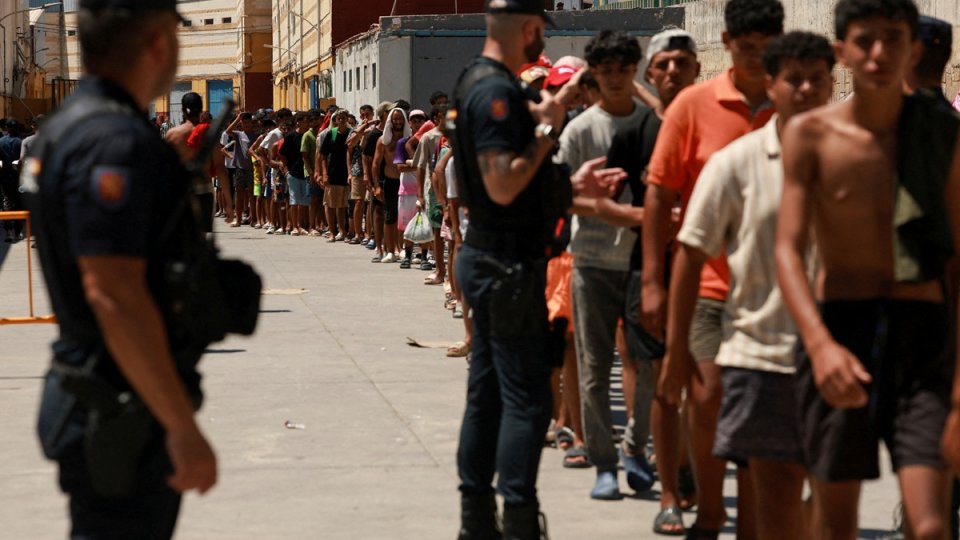 Criza din Ceuta: Adolescentele care riscă totul pentru un viitor mai bun