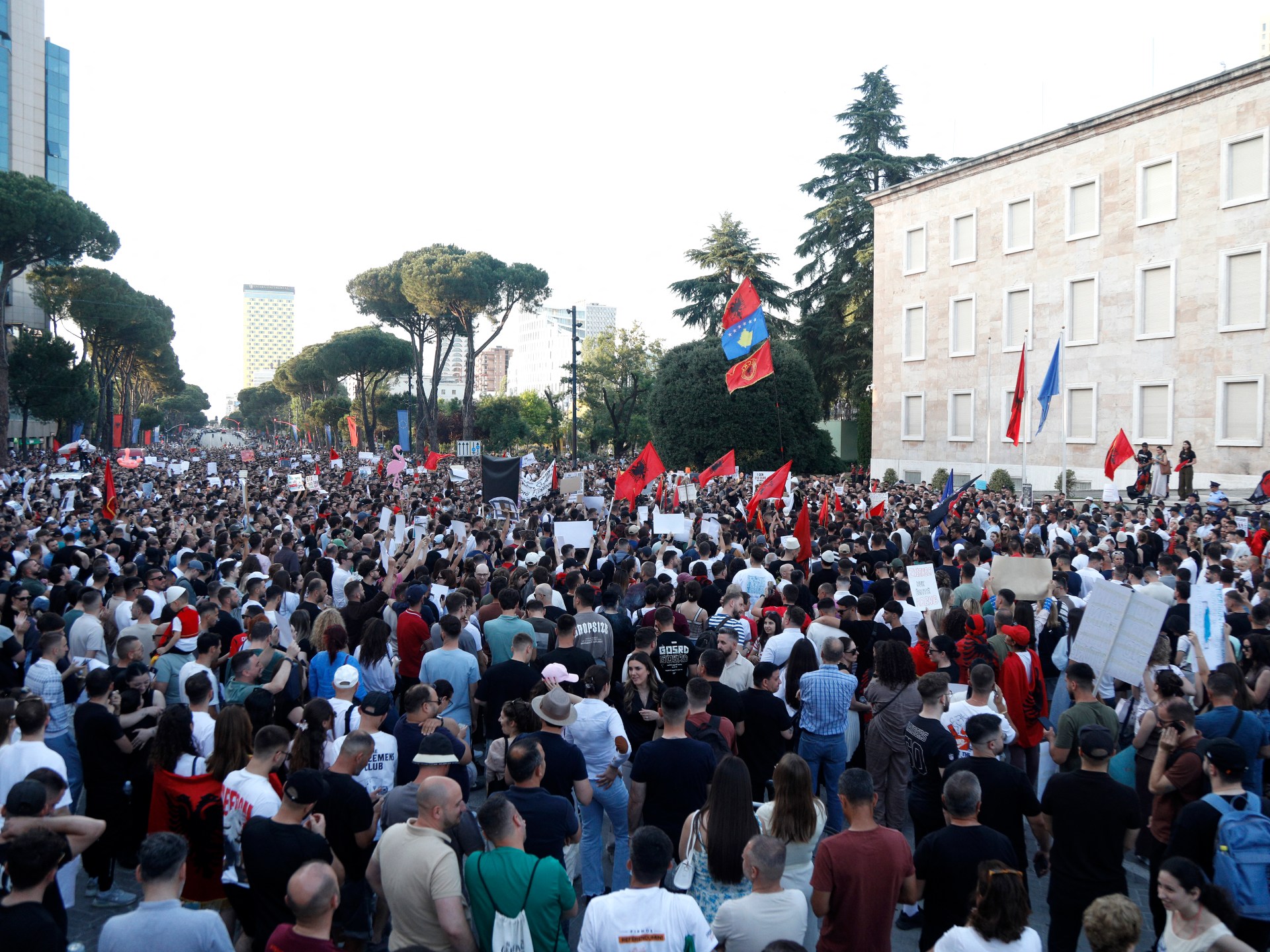 Criza imobiliară din Albania: Proteste împotriva construcțiilor de lux pe coasta Adriaticii