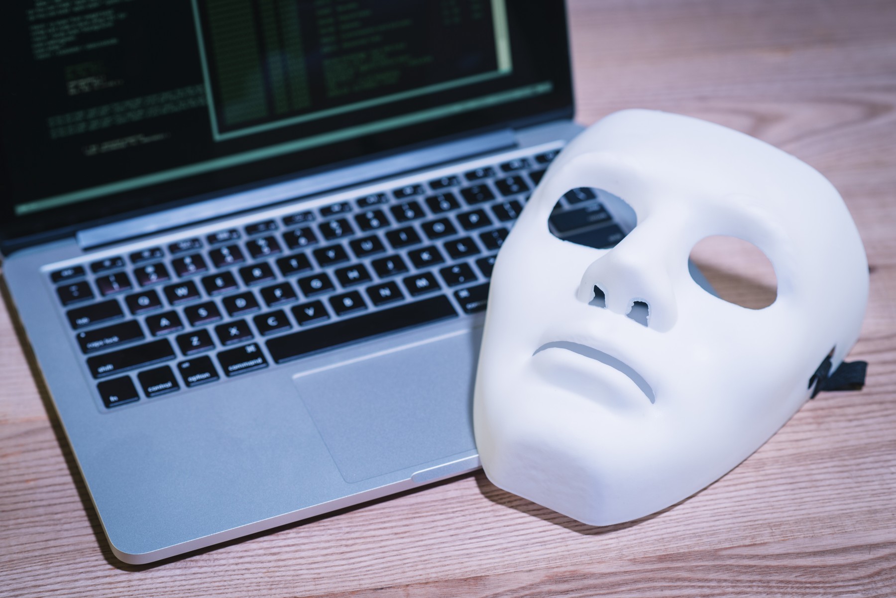 FBI și CrowdStrike desființează rețeaua nord-coreeană de 'ferme de laptopuri' din SUA
