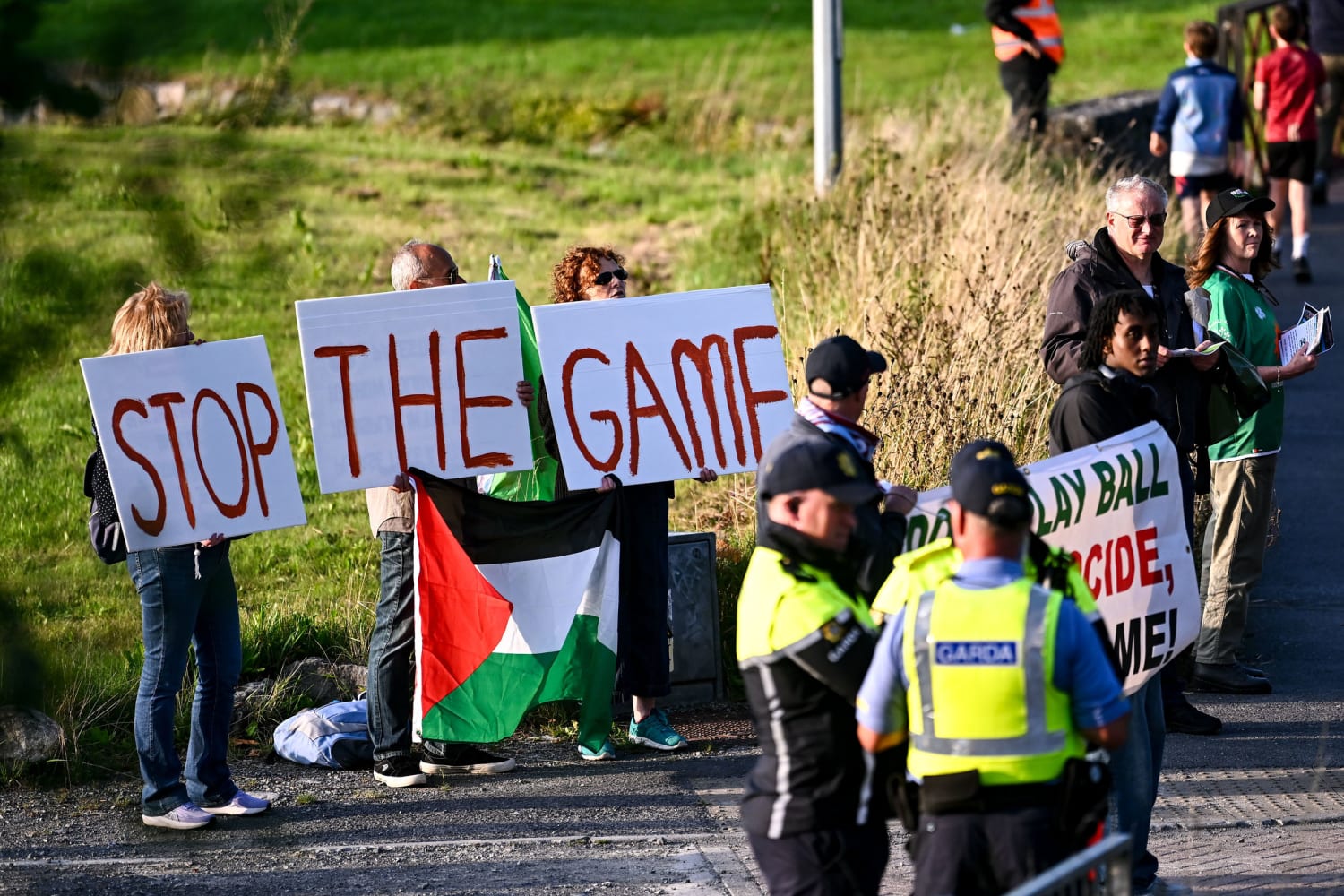 Irlanda și Israelul: Gesturi Simbolice pe Terenul de Fotbal în Sprijinul Victimelor din Gaza