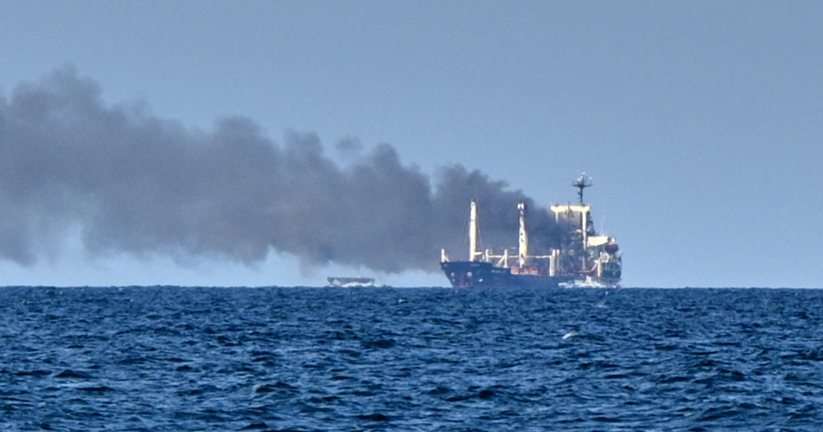 Navă incendiată și scufundată în Marea Neagră: Ce s-a întâmplat cu echipajul