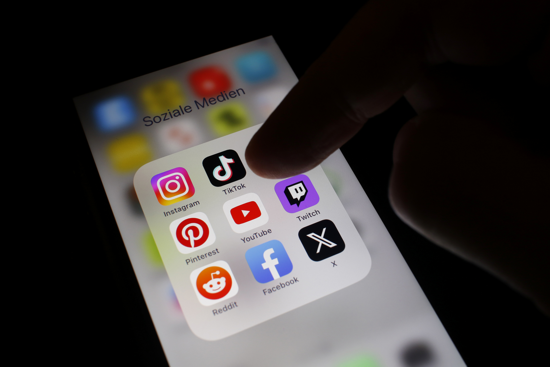 Norvegia extinde interdicțiile online pentru copiii sub 16 ani