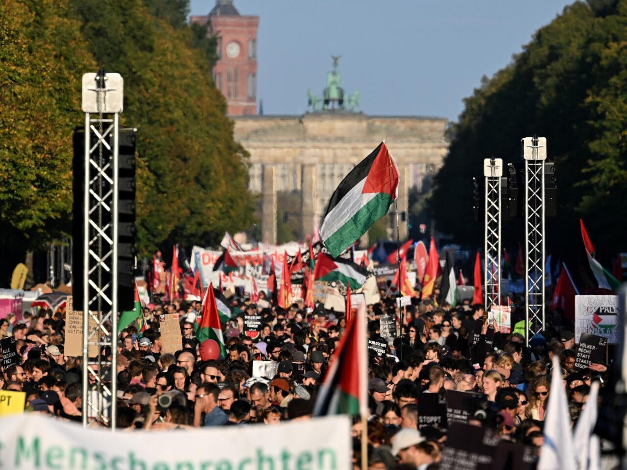 Protest masiv la Londra și Berlin împotriva violențelor din Gaza